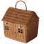 Panier en forme de maison et passe-temps