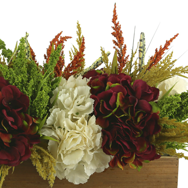Arrangement floral hidalgo hortensias dans un panier
