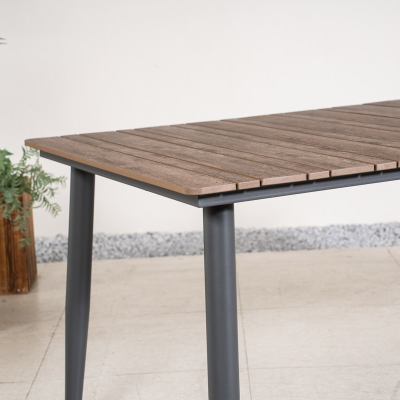 Table de salle à manger d'extérieur Puckett