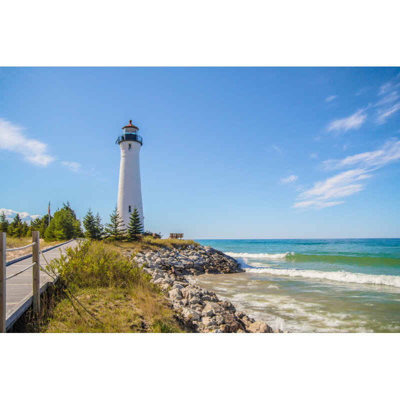 «Crisp Point Lighthouse» par Ehrlif - photographie sur toile tendue, H 8 po x l 12 po
