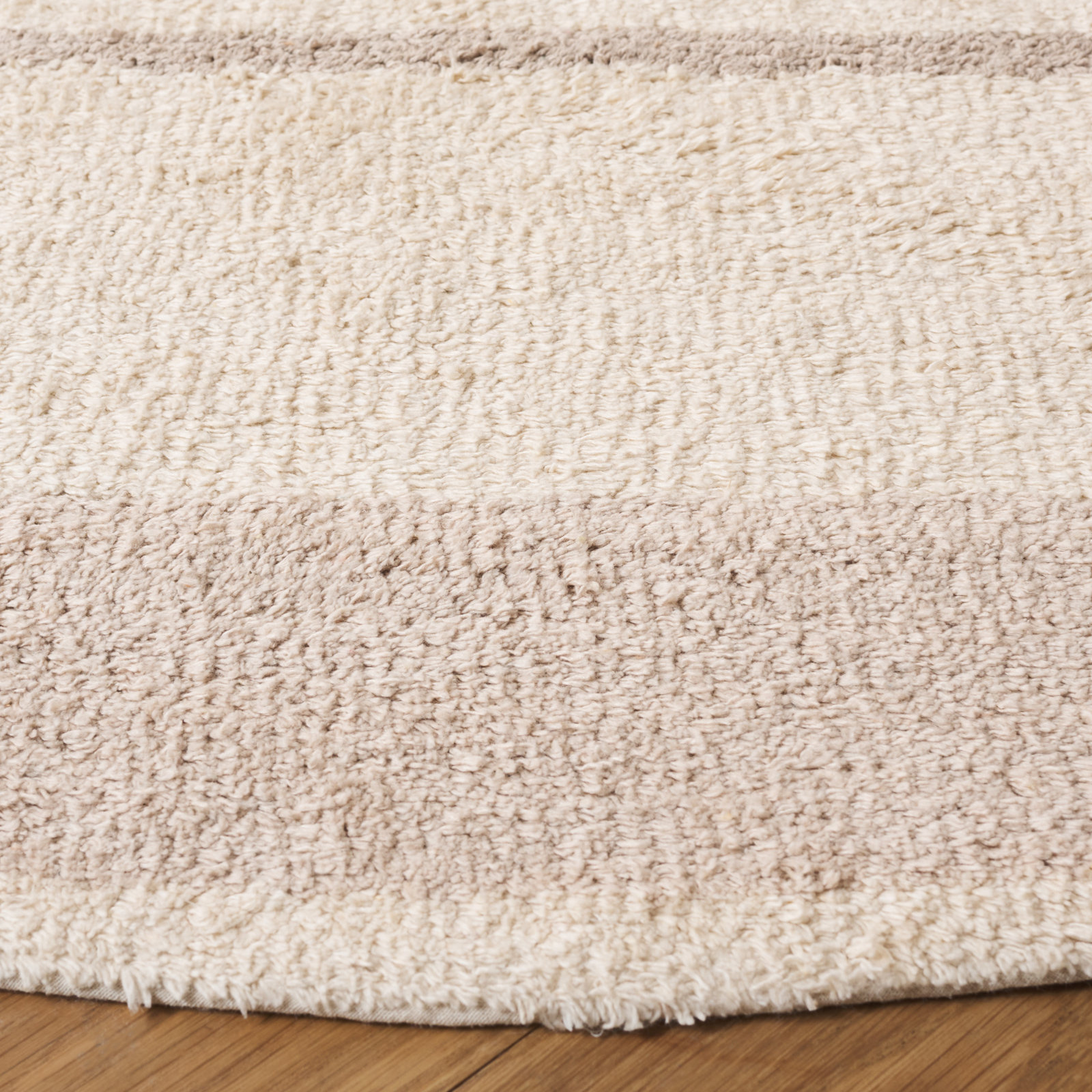 Auguste Beige Washable Hand-Woven Plaid Rug, Round 6'