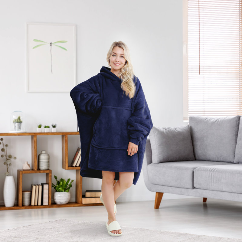 Avlona Hand Woven Throw Blanket, Navy