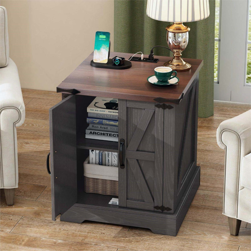 Table de bout Farmhouse Barn Doors avec station de charge et tablette réglable, Grey