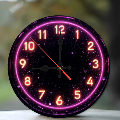 Horloge de style néon avec chiffres lumineux