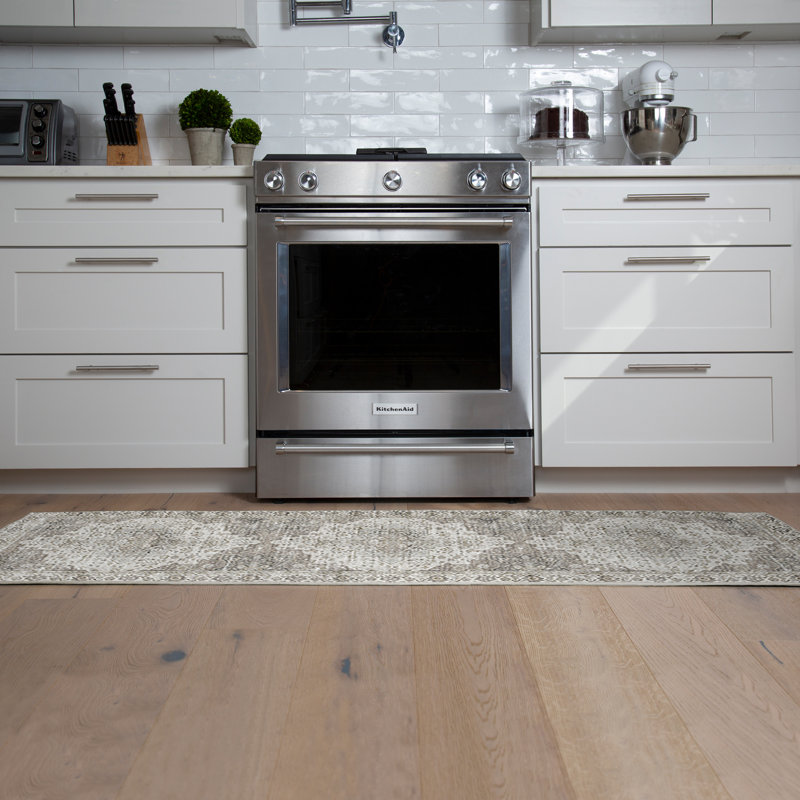 Gray Chenille Flat Woven Runner Rug with Stain-resistant Synthetic Fibers