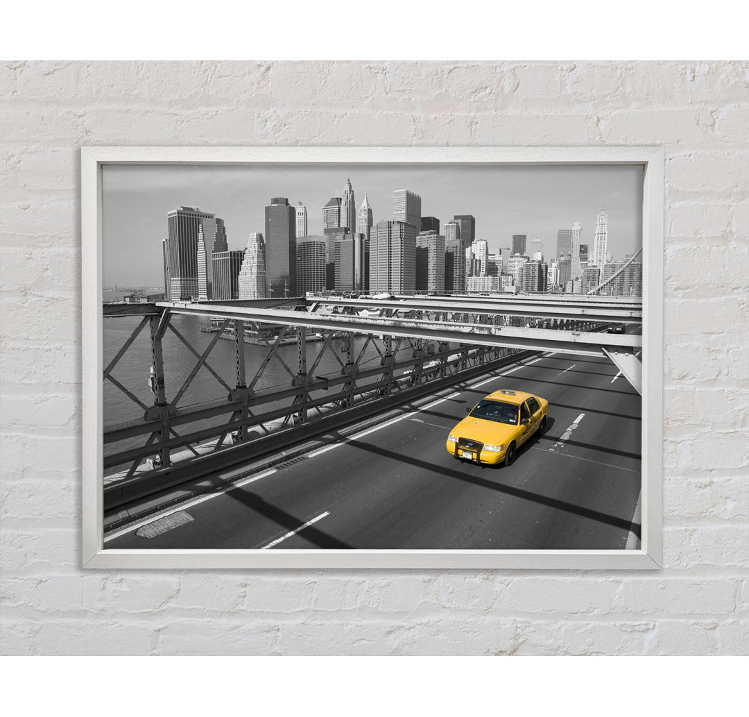 Gelbes Taxi auf der Brooklyn Bridge 1 - Einzelner Bilderrahmen Kunstdrucke auf Leinwand