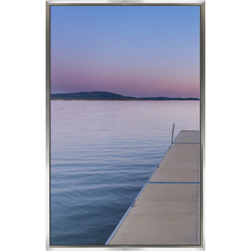 «Day's», reproduction de photo, H 51,5 po x l 31,5 po x P 2 po, Cadre flottant argent