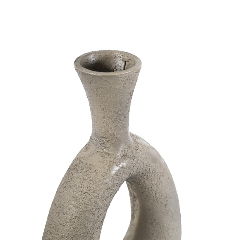 Vase Ousainou