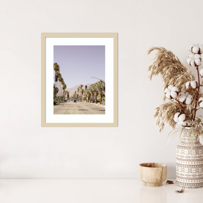 Impression sur toile encadrée «Daisey Palm Spring Street» par Shot par Clint Wood