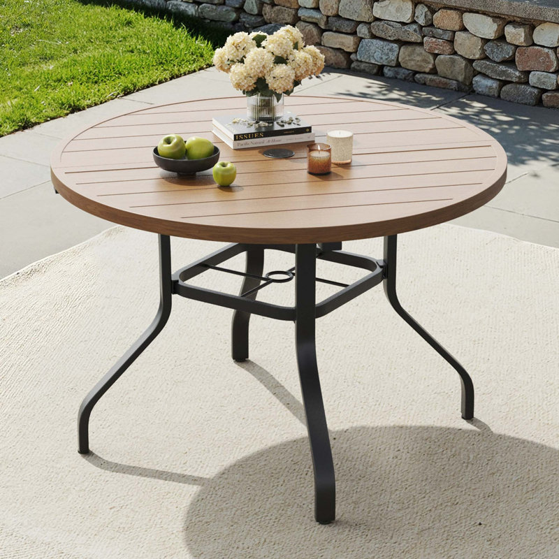 Table de salle à manger élégante pour l'extérieur avec texture en métal et grain de bois résistant aux intempéries, Naturel