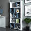 Bibliothèque moderne blanche et bleue, 31,5 po x 67,0 po x 8,7 po | 100% panneau de particules enduit de mélamine, épaisseur: 0,7 pouce | Nombreuses tablettes, conception à fixation murale | Solution de rangement élégante pour la maison ou le bureau-161360702