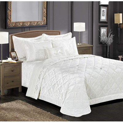 Canora Grey Analey Bedspread with Pillowcases