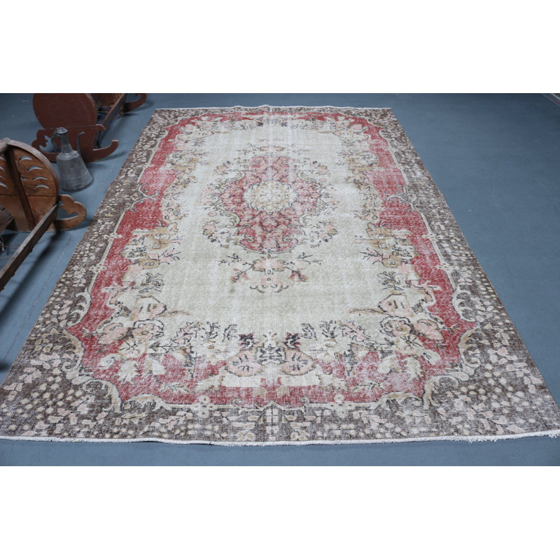 Grand tapis turc vintage beige pour la décoration intérieure, idéal pour les salons et les chambres à coucher avec un motif tribal