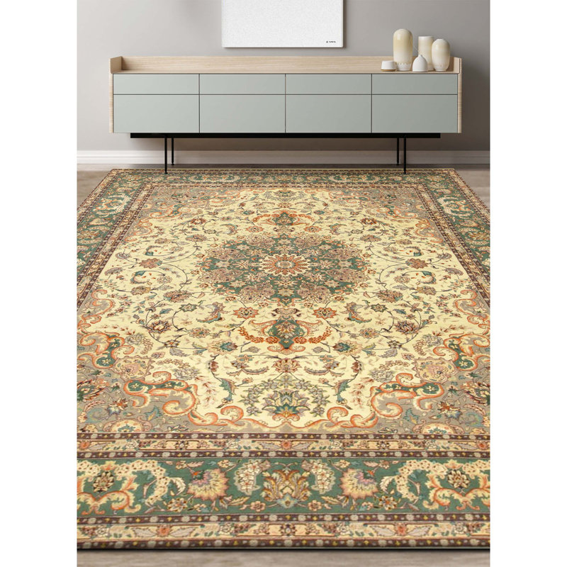 Tapis ivoire et vert clair de haute qualité noué à la main