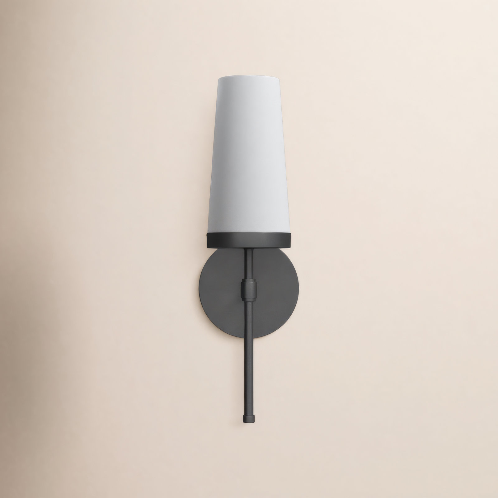 Doha Single Light Wallchiere, Matte Black