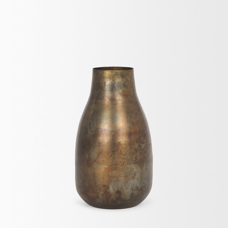 Vase en métal doré oxydé Lariah, H 7 po x l 7 po x P 1,98 po