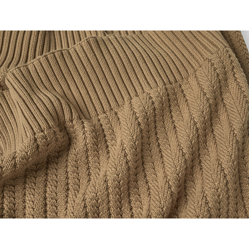 Casa Loma Throw Blanket, Doe