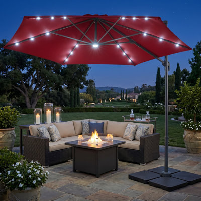 Parasol de patio en porte-à-faux décalé de 10 pi, lumières chaudes à économie d'énergie à DEL à énergie solaire, auvent imperméable résistant à la décoloration UV50 + et cadre résistant à la rouille