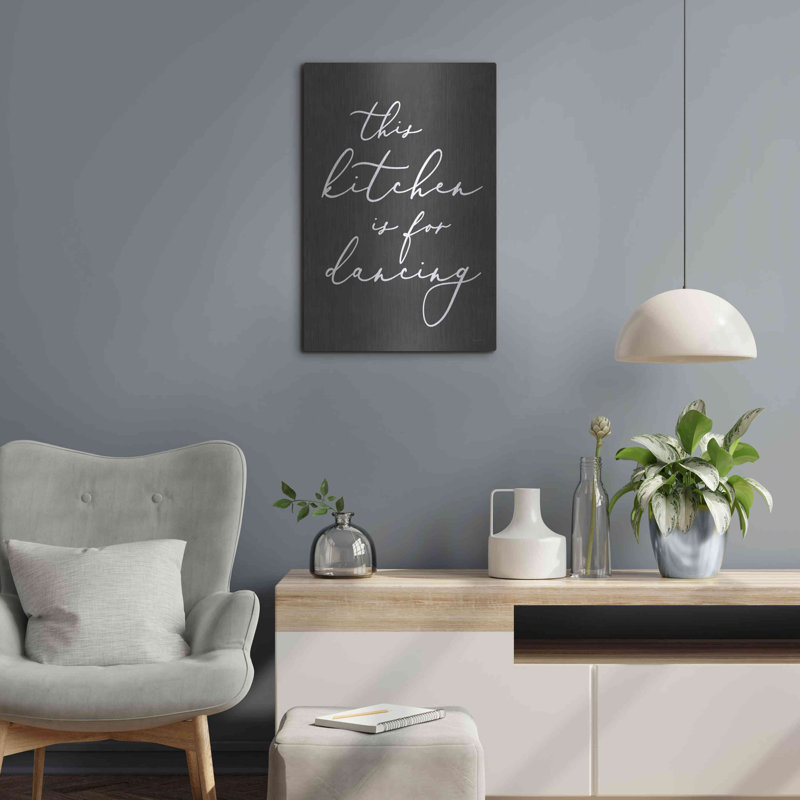 «This Kitchen is for Dancing» par Lettered & Lined, art mural en métal, H 24 po x l 16 po