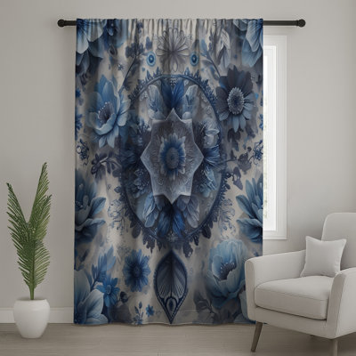Rideaux bleus à motif floral