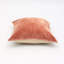 Coussin décoratif | Coussin décoratif en velours de coton délavé à la pierre avec bords décoratifs cousus à la main - 18 po x 18 po-112777828