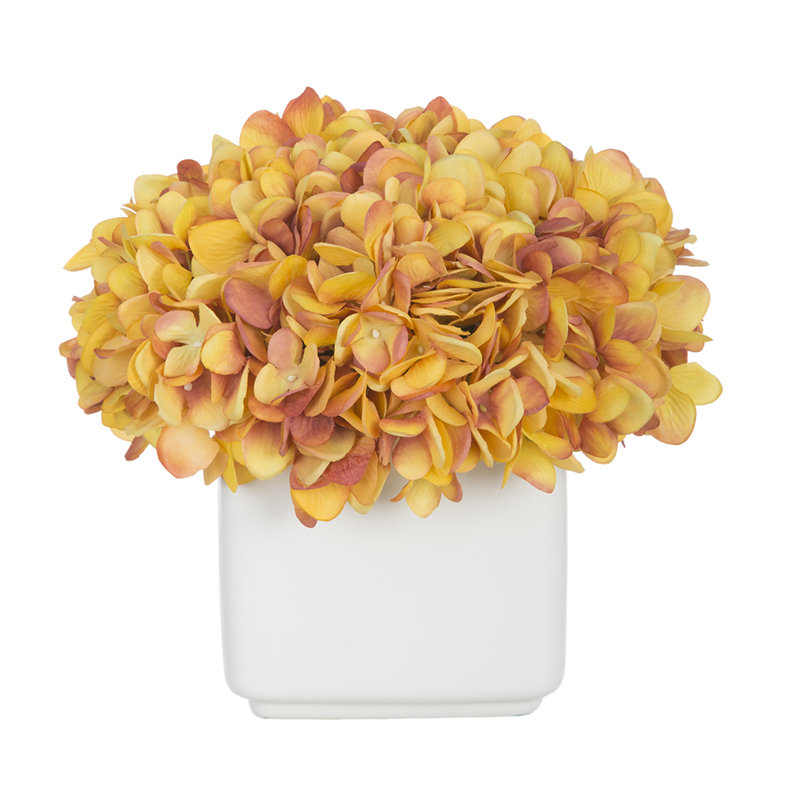 Hydrangea artificielle dans Small White Cube en céramique, Or / Bourgogne