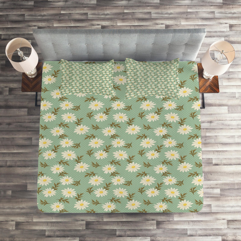 Farmhouse / Country Floral Coverlet