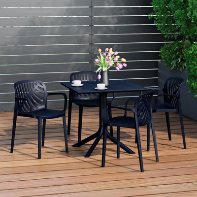 4-Person Outdoor Square Dining Set