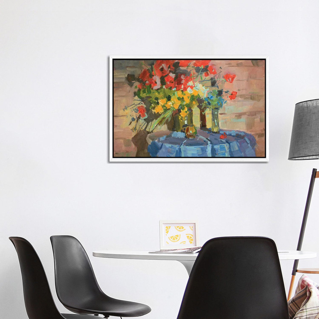 Feldblumen II von CountessArt - Galerie-verpackte Leinwand Giclée auf Leinwand