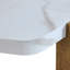 Table basse hexagonale de 31 pouces de style moderne avec surface en marbre blanc.
