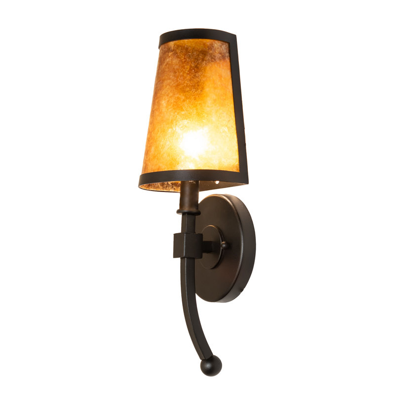 1 - Light Wallchiere