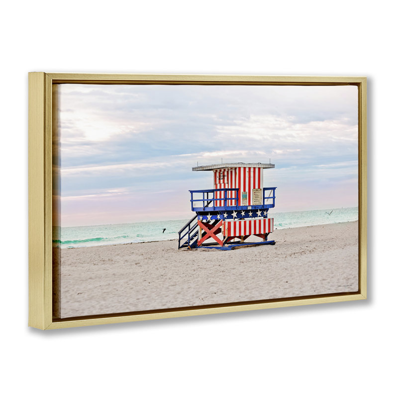 Cadre flottant Patriotic Lifeguard Hut, design par Seven Trees Design, H 21 po x l 31 po, Cadre flottant métallique doré