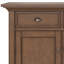Armoire de rangement transitionnelle en bois massif avec tiroirs et quincaillerie laiton antique Redmond