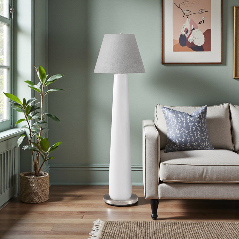Lampe sur pied en résine blanche avec abat-jour gris de 61 po de style contemporain Marshall