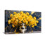 Plantes et fleurs Fleurs jaunes dans un vase argenté sur fond bleu