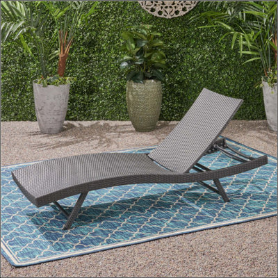 PE Wicker Chaise Lounge With Adjustable Back, For Modern Outdoor Relaxation And Comfort.