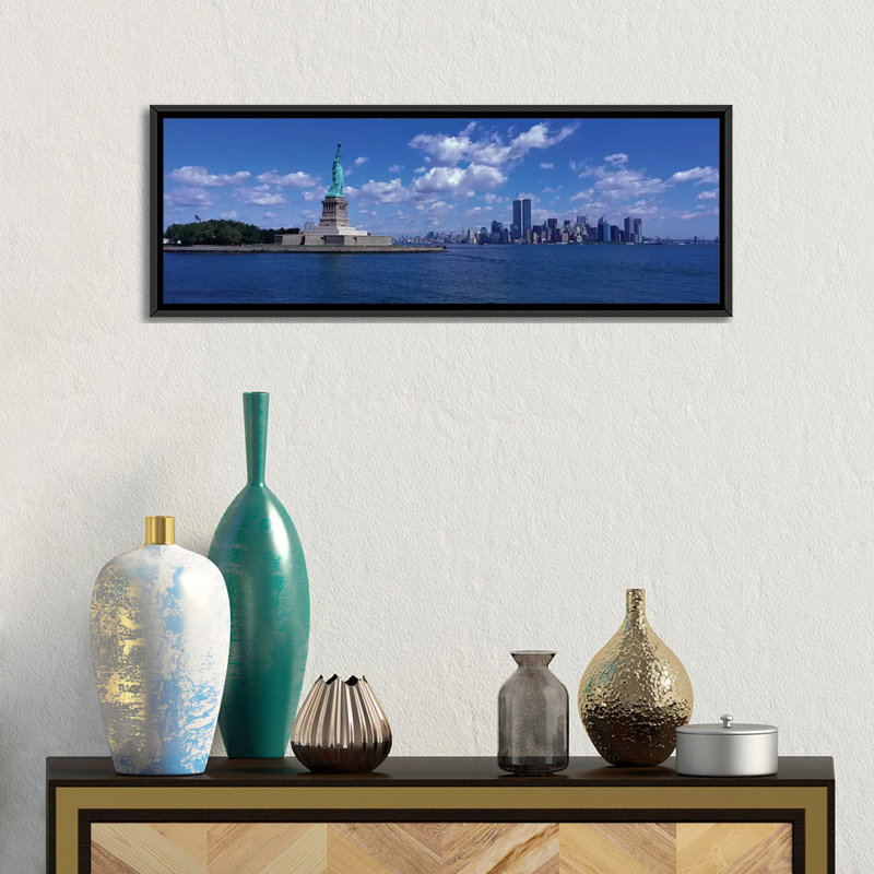 «New York, Statue of Liberty», reproduction de photo sur toile tendue, H 12 po x l 36 po x P 1,5 po, Cadre noir