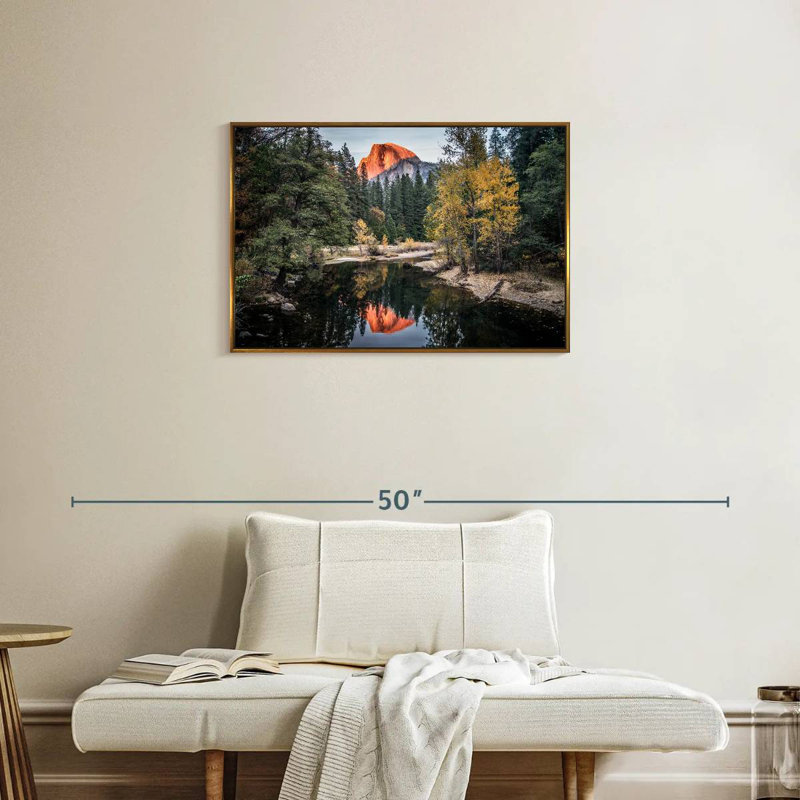 Yosemite Glassy Creek, 31 po x 21 po, Cadre flottant doré