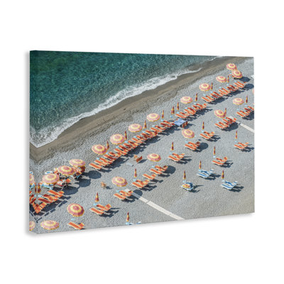 "High Tide Beach Umbrellas", art mural par Danita Delimont