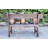 Trois singes de deux tons sur un banc statue