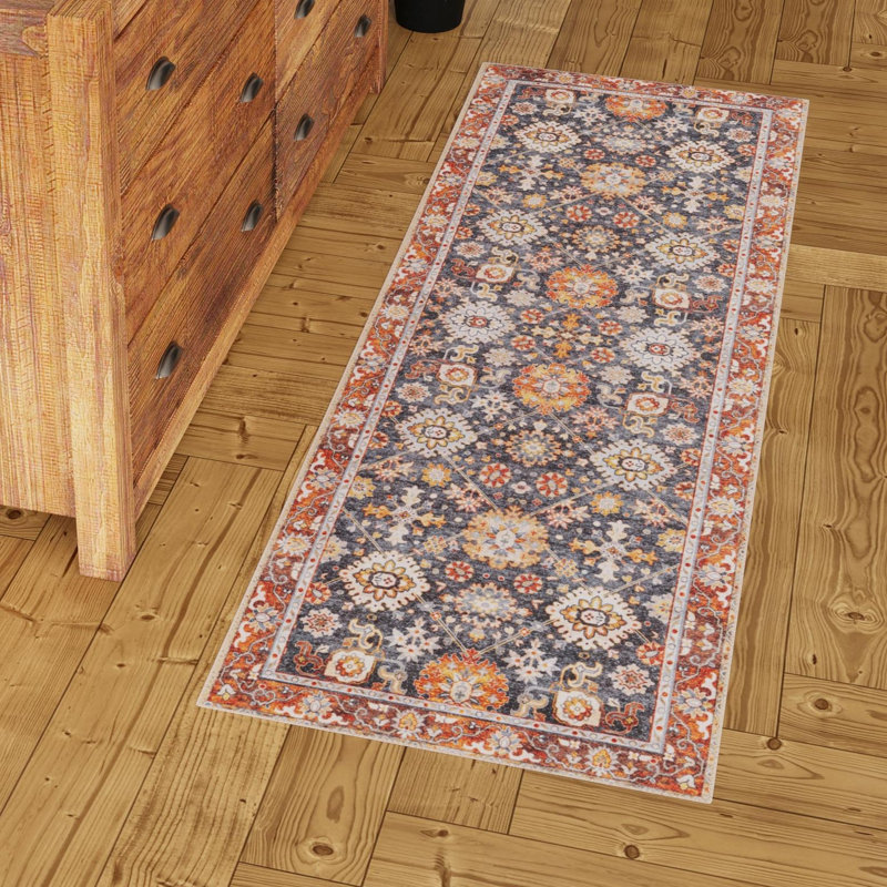 Bungalow Rose Esther Timeless Rug, Tapis de couloir 2 pi 7 po x 10 pi