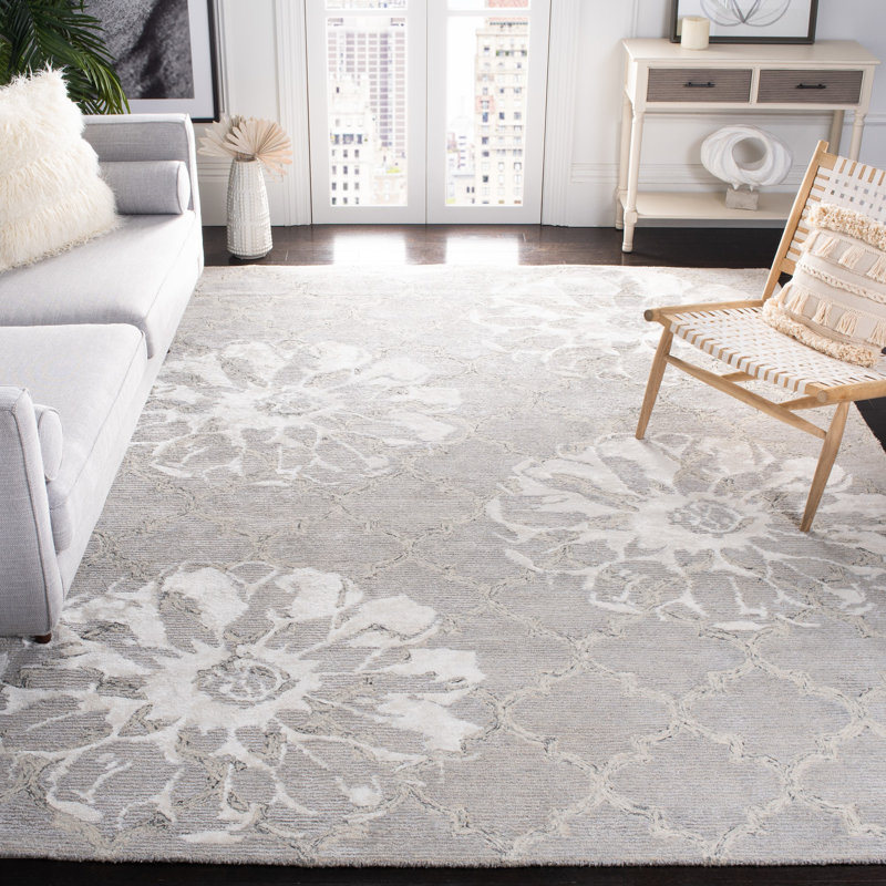 Aholla Hand Tufted Wool/Viscose Floral Rug in Silver, Rectangle 4' x 6'