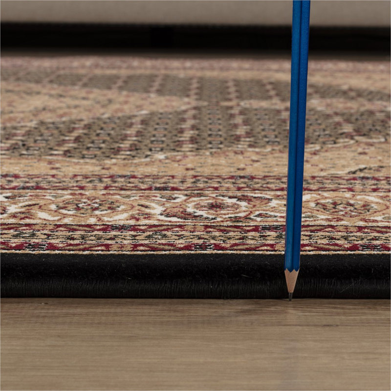Tapis noir Manchester 5 pi 3 po x 7 pi 3 po Manchester