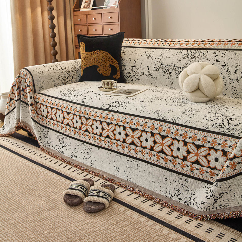 Housse de canapé Vintage Floral Bohemian Chenille, 71" H x 134" W x 0.2" D, White