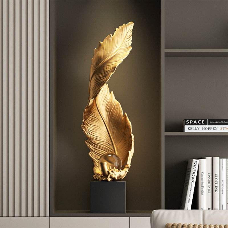 Ornement sur pied en résine en forme de plume de luxe Light-Luxury, Doré