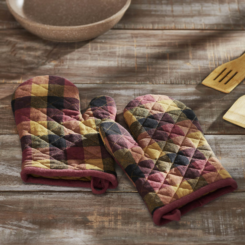 Heritage Farms Checkered Cotton Oven Mitt Set in Deep Burgundy
