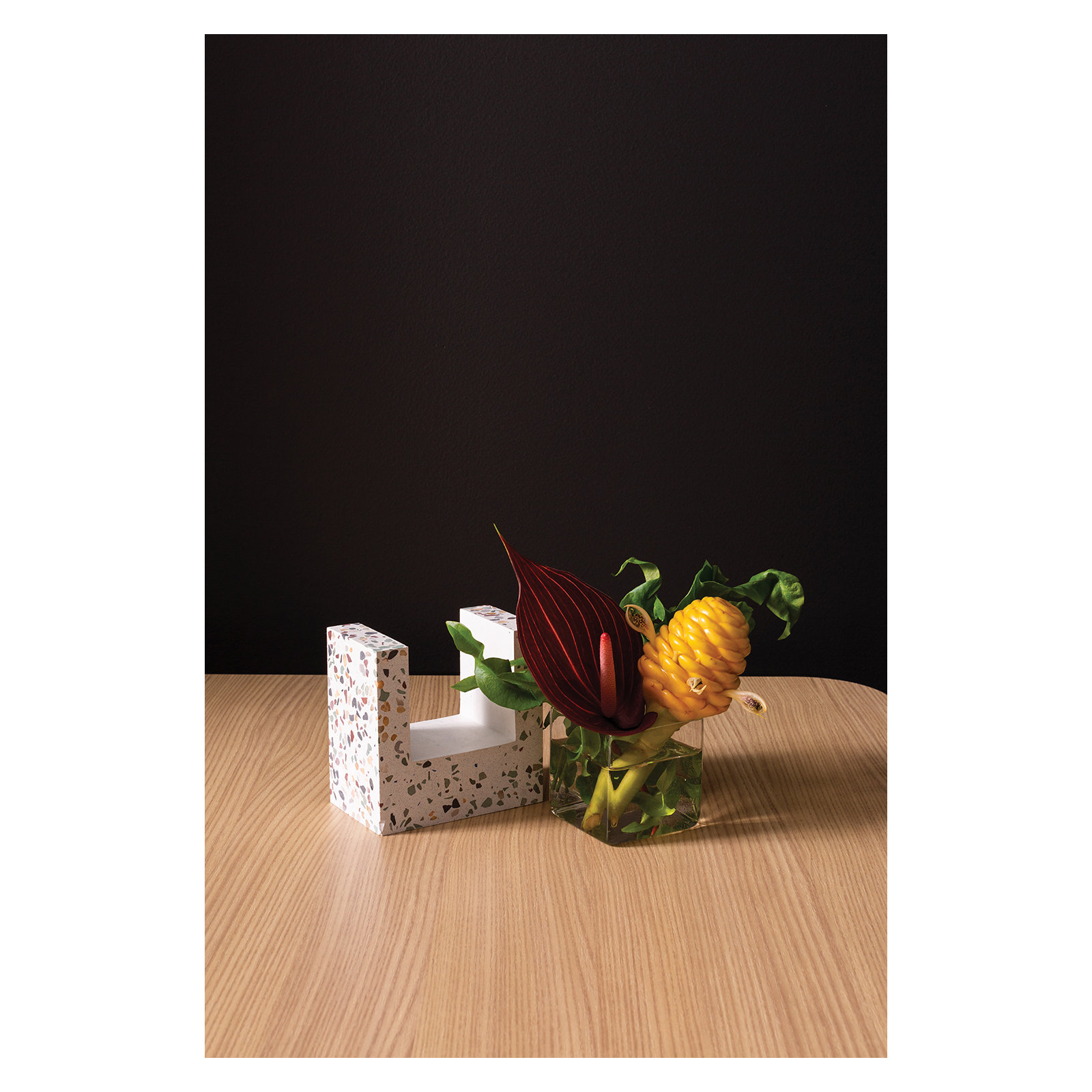 Jet 5'' Handmade Concrete Table Vase