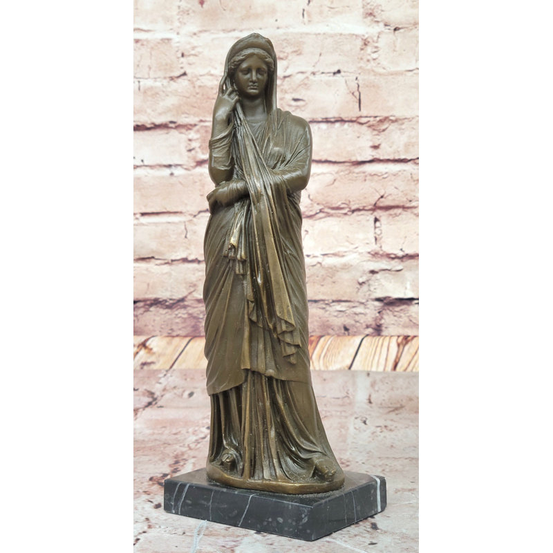 Sculpture classique femme drapée en bronze sur base de marbre par Jean Patoue