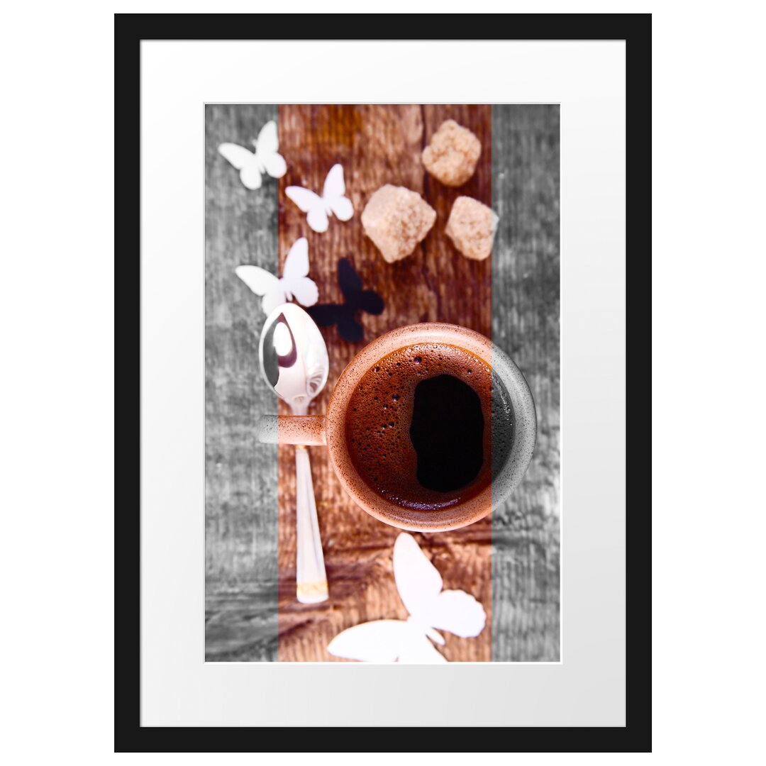 Gerahmtes Poster Kaffee mit Schmetterlingsdeko