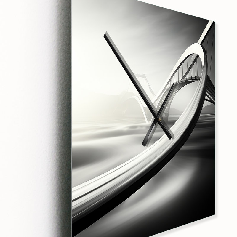 Horloge murale grise moderne Bridge In Motion I - paysages urbains, H 28 po x l 12 po x P 1 po